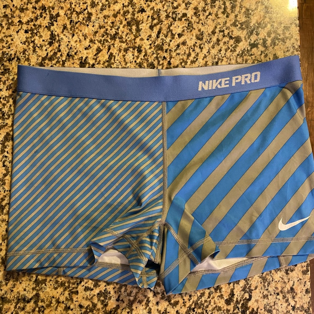 Women’s Nike pro shorts